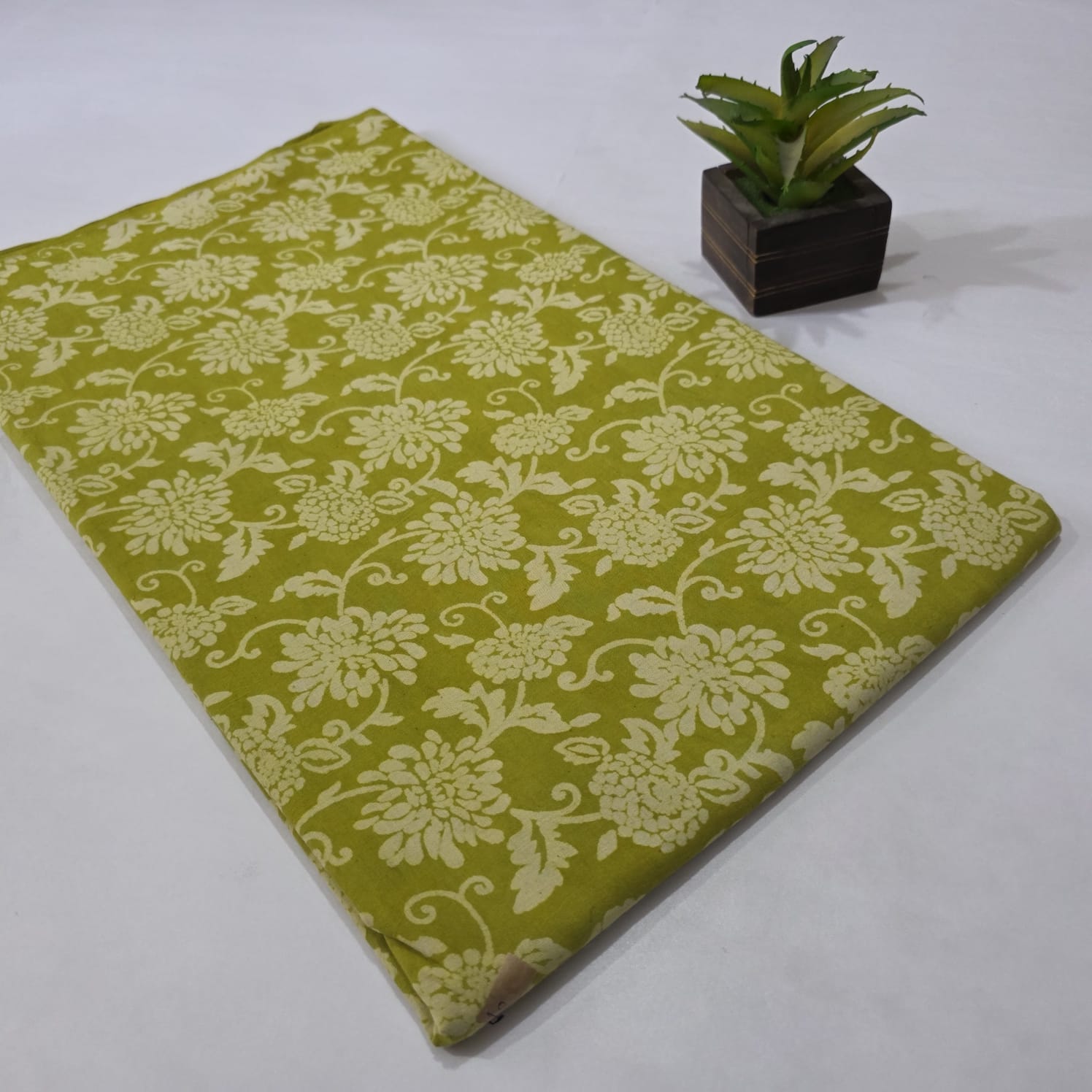 Floral Hand Block Print Cotton Dabu Fabric for Clothing